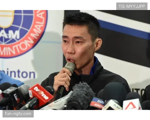 李宗伟退役后每天五点起床练球，老婆说他连做梦都在杀球